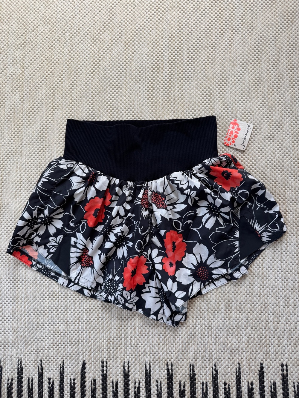 Free People Shorts Tuxedo Daisy Print NWT Small